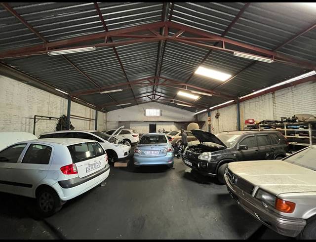 310M² WORKSHOP FOR SALE IN SPRINGS CENTRAL